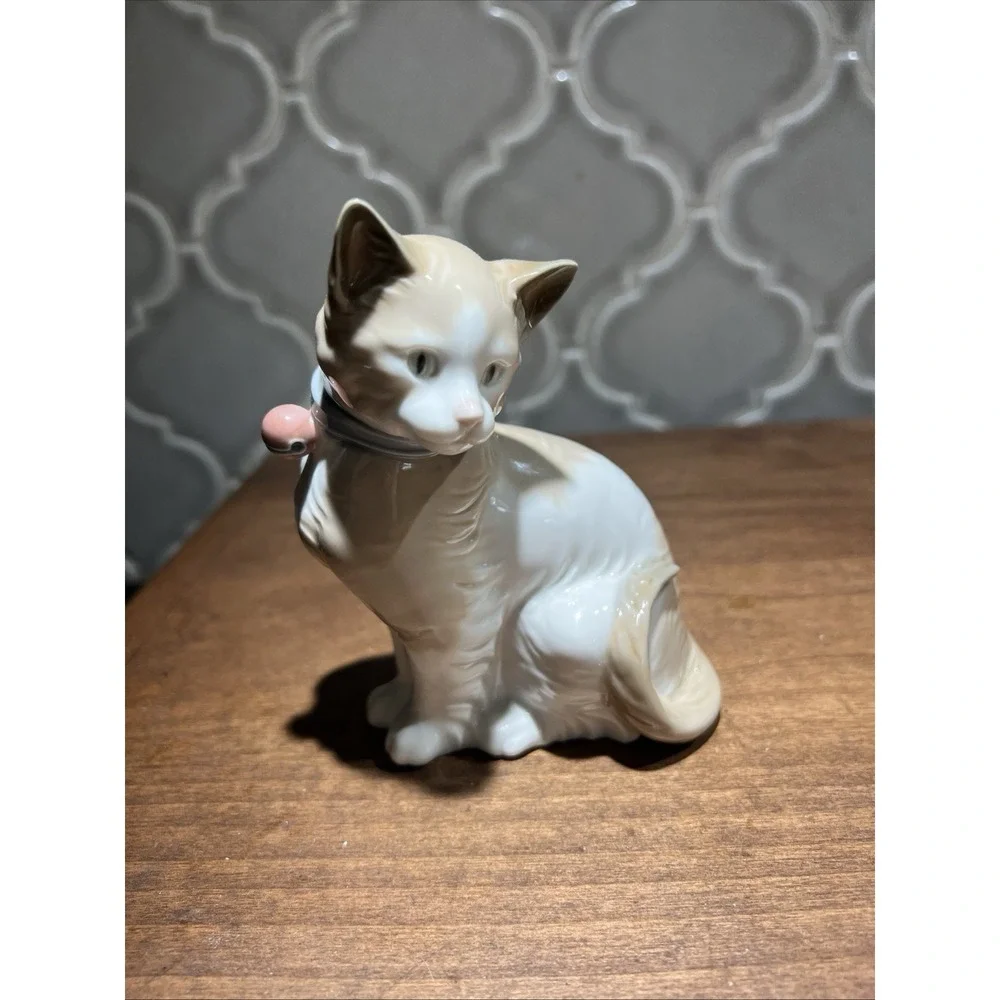 Vintage Nao Lladro Kitten Porcelain Figurine 1985 